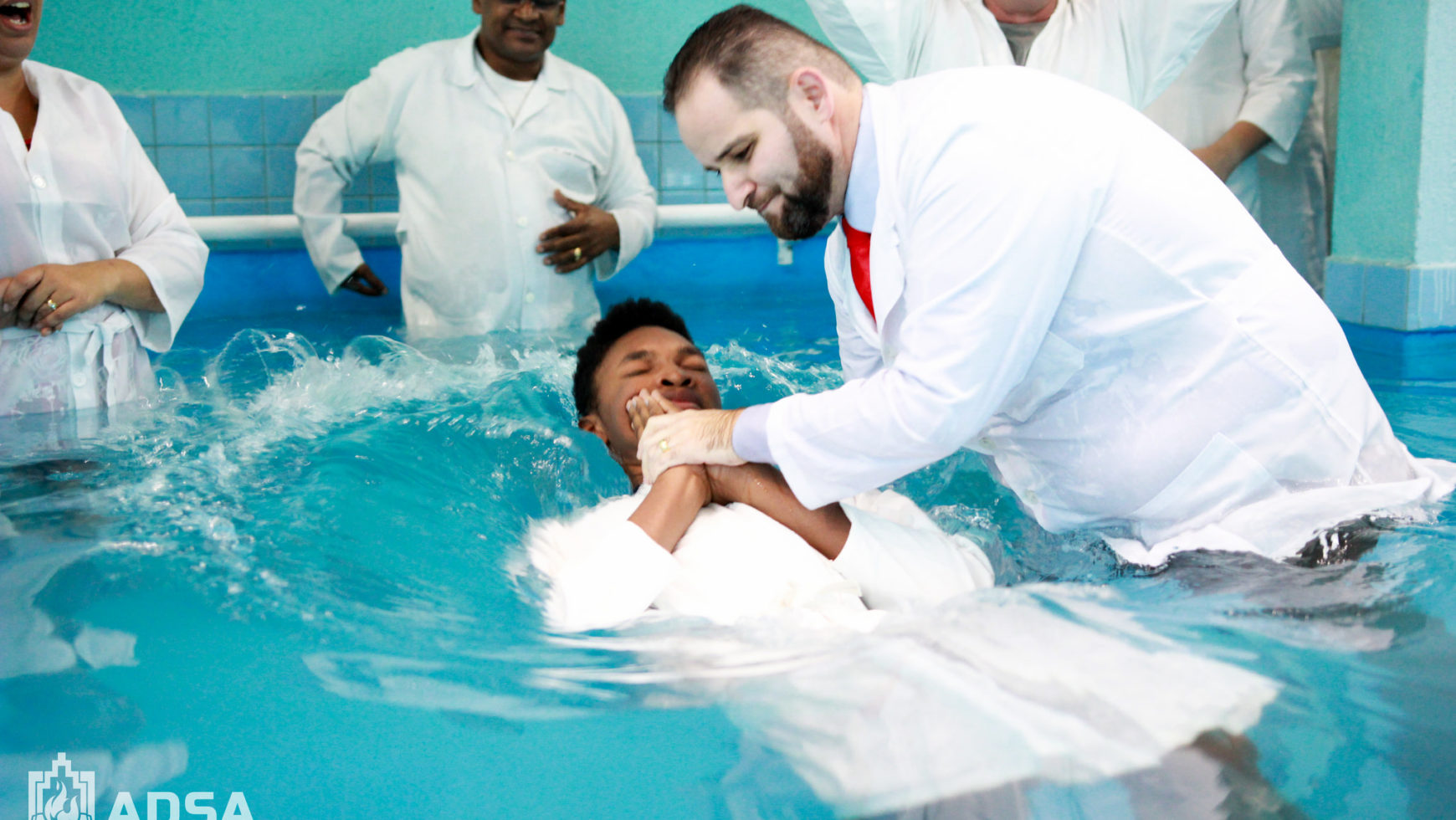 Batismos Glorificam a Chegada do Mês de Setembro